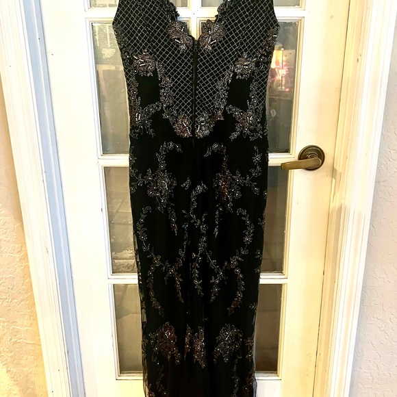 Absolutely stunning EUC SZ 4 Alice +Olivia Beaded Nessa Black Tie Gown - Picture 5 of 8